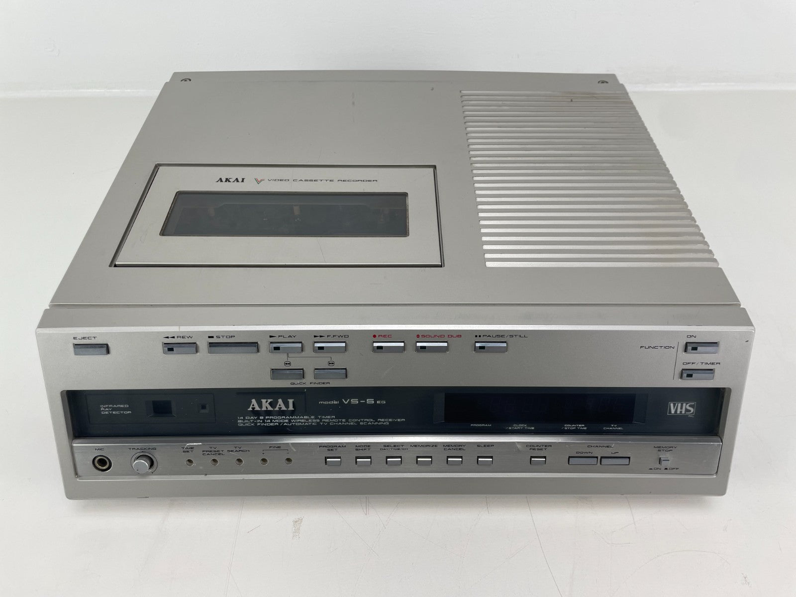 Akai VS-5EG VHS Video Cassette Recorder - Sold as is