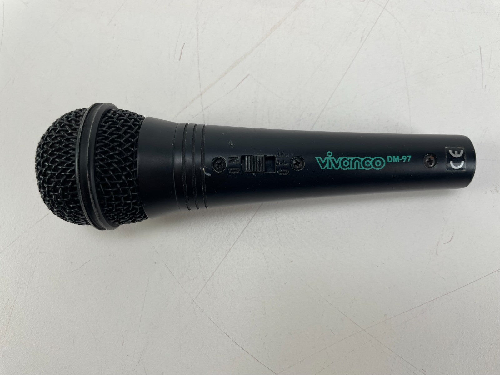 Vivanco DM-97 dynamische microfoon met koffer en bevestiging