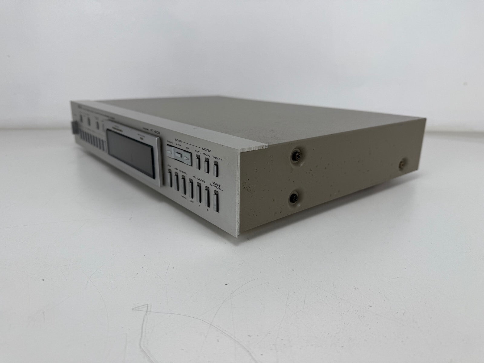 Akai AT - 506 FM AM Stereo Digital Quartz Synthesizer Tuner