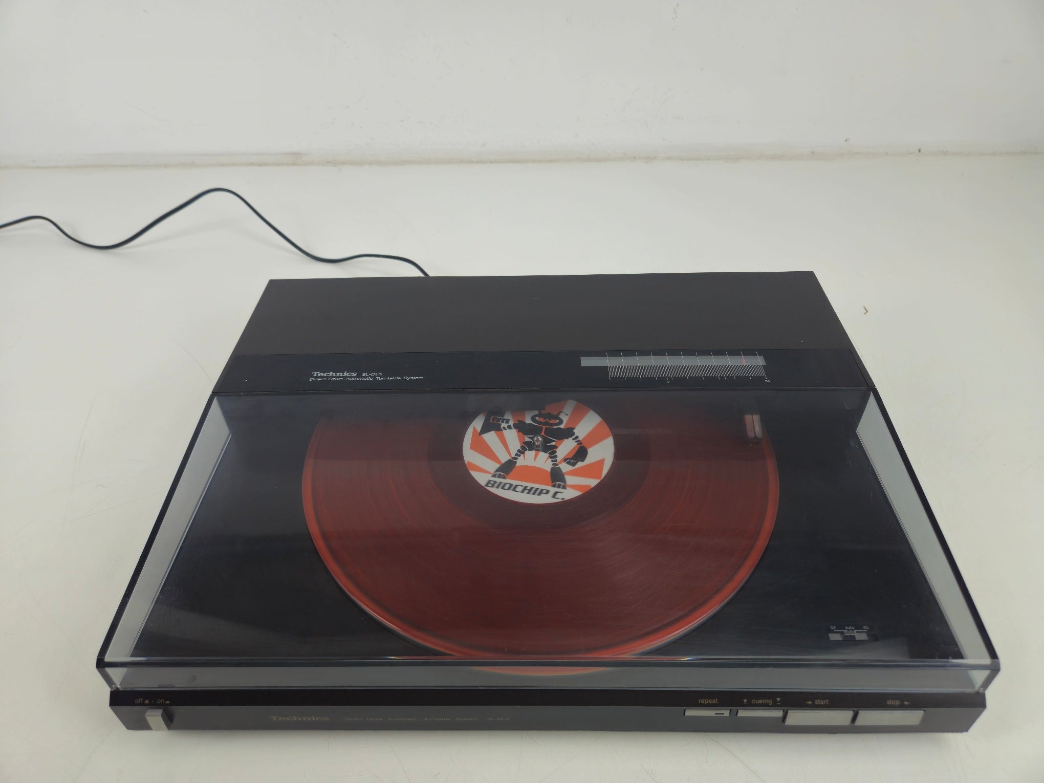 Technics - SL-DL5 - Direct-Drive Fully-Automatic Linear Tracking Turntable