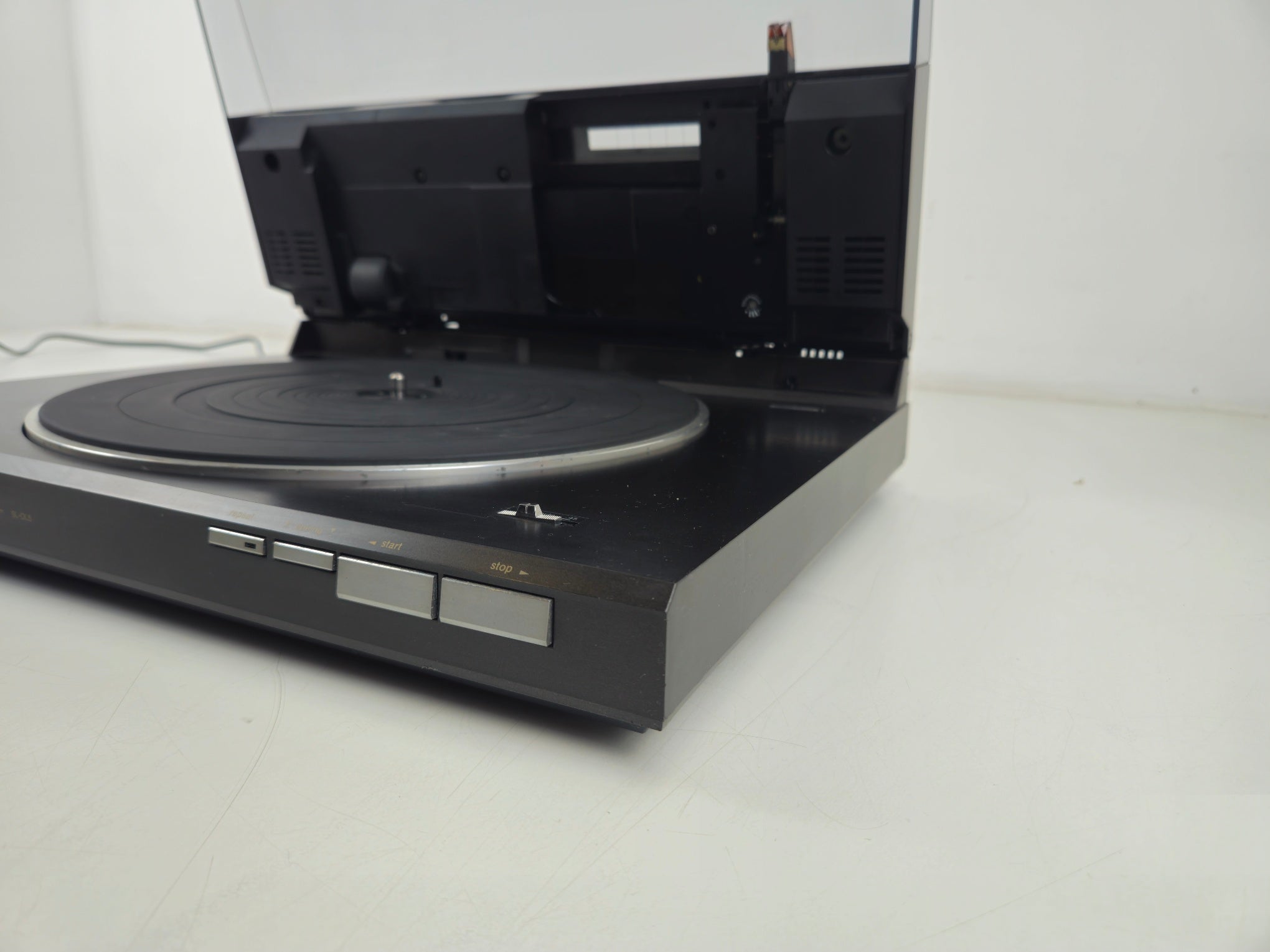Technics - SL-DL5 - Direct-Drive Fully-Automatic Linear Tracking Turntable