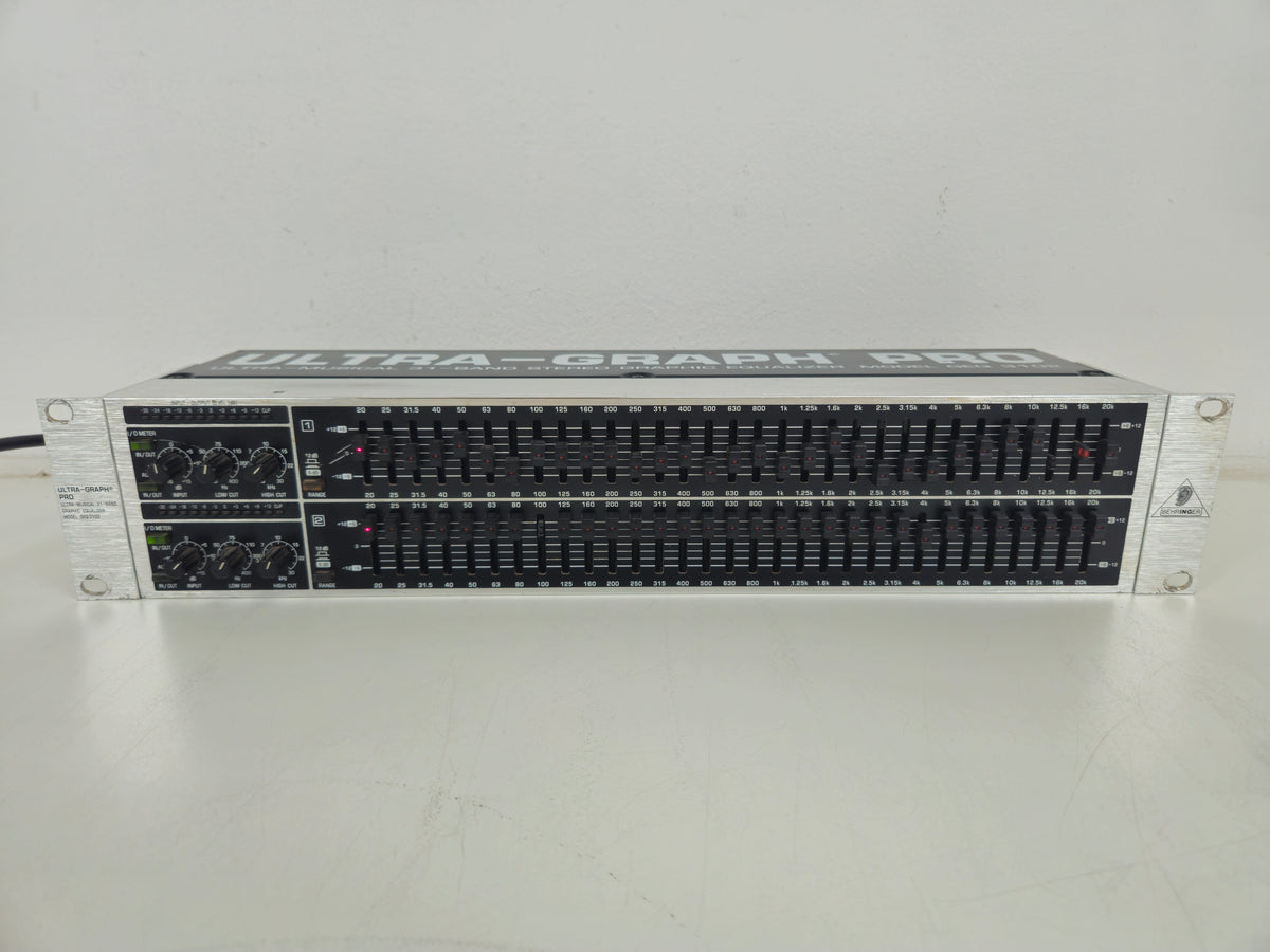 Behringer - GEQ 3102 - Ultra-Musical 31-Band Stereo Graphic Equalizer
