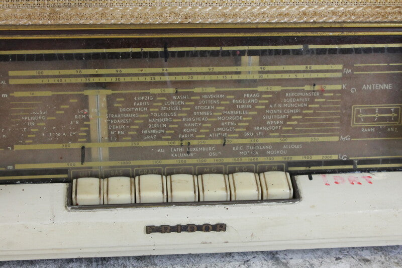 Fridor 214 FM vintage tube radio 1953