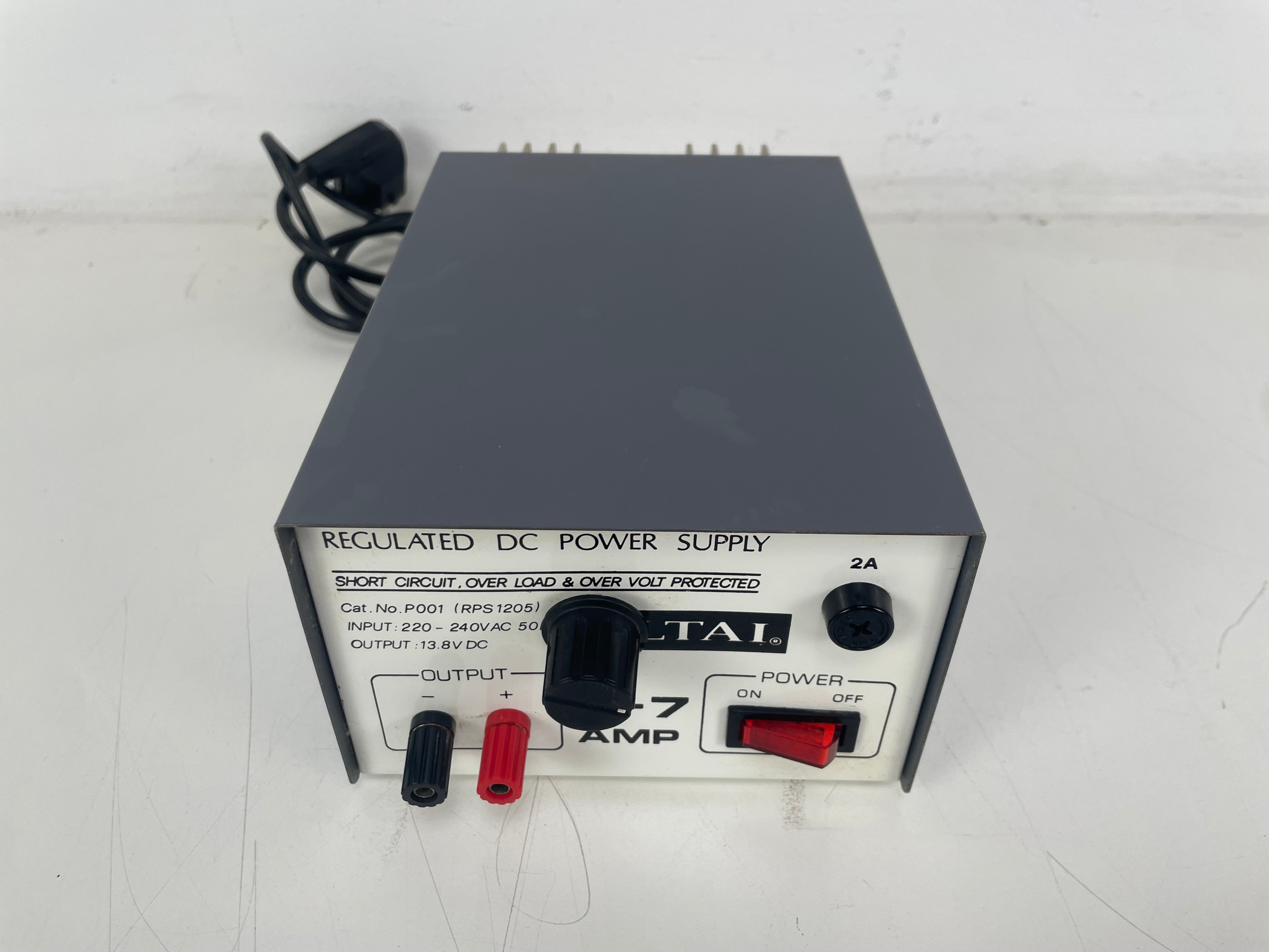 ALTAI - RPS1205 - Regulated Power Supply - 220-240V > 13,8V - 5-7A - Circuit Bend (Potmeter)