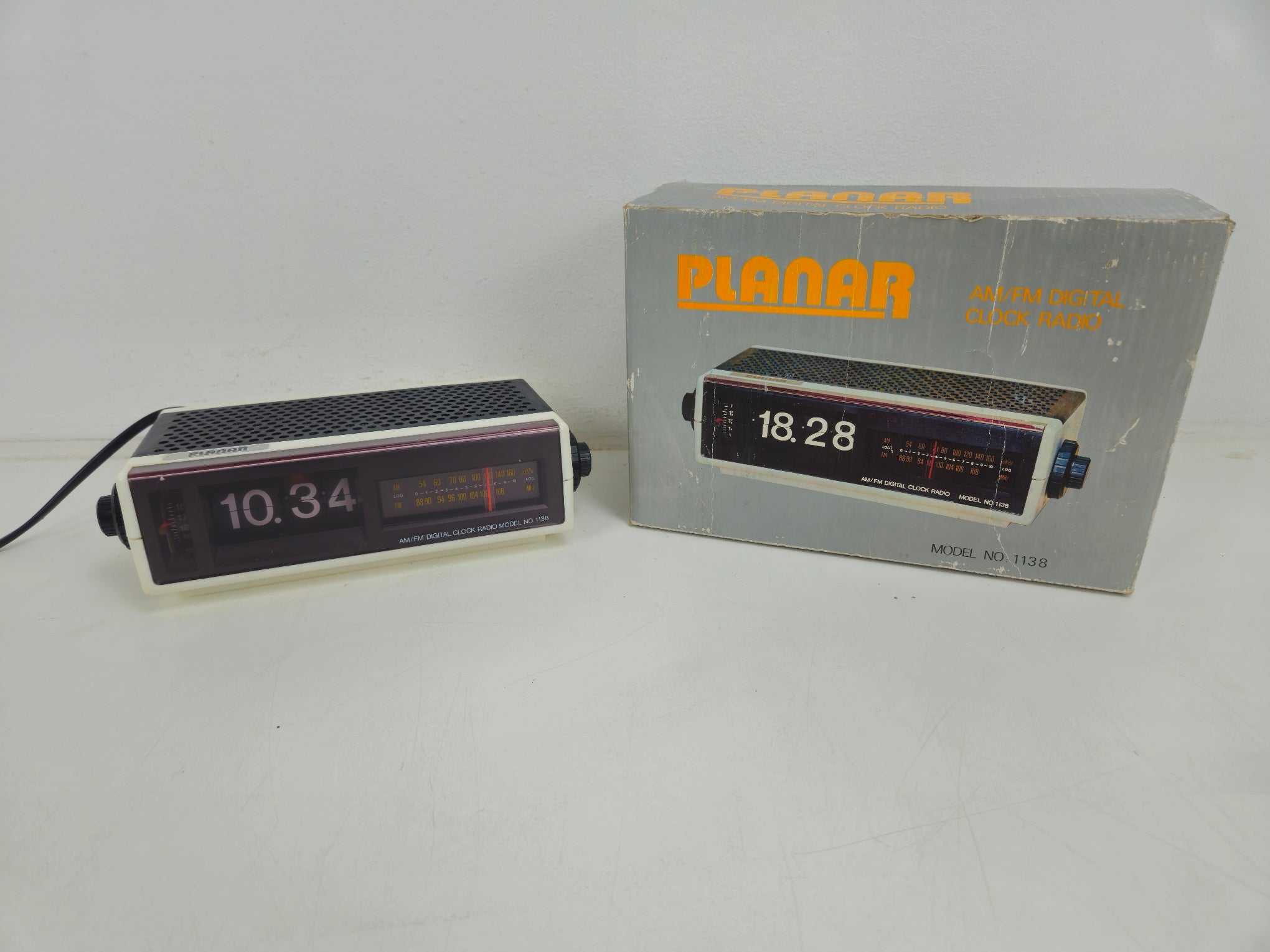 Planar - Model 1138 - AM/FM Digital Clock Radio - In Box
