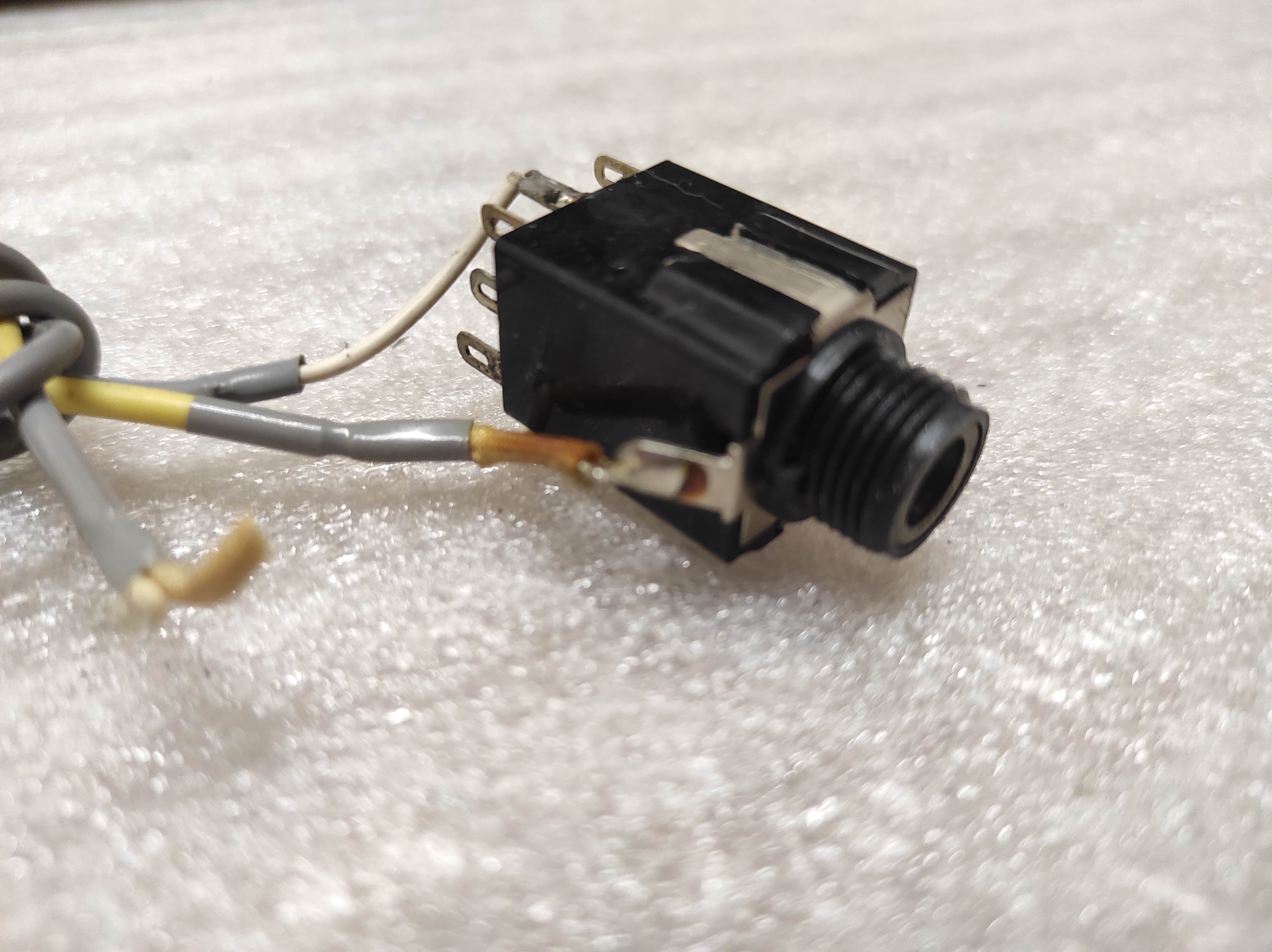McIntosh 1900 vintage receiver headphone jack