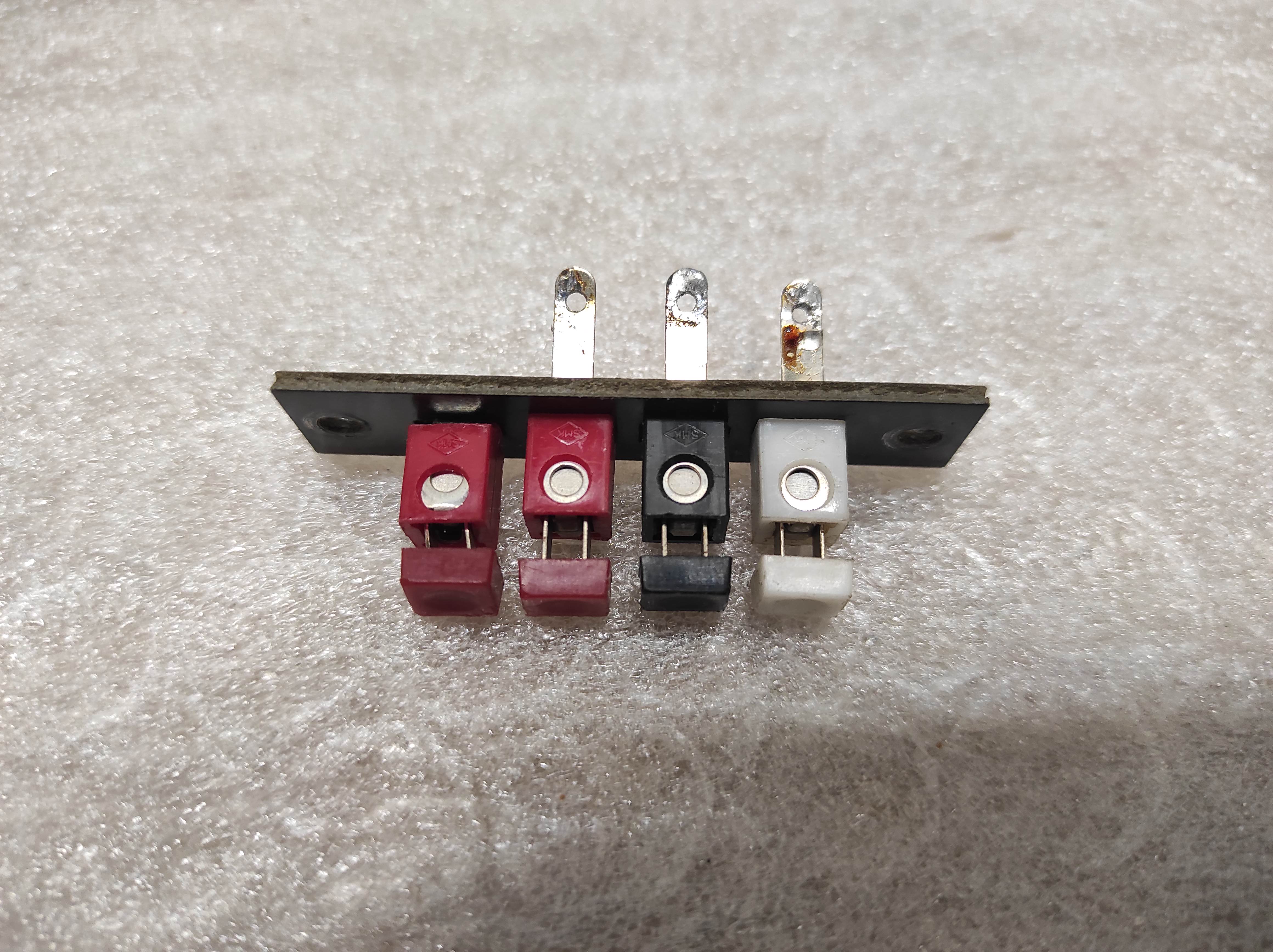 McIntosh 1900 vintage receiver AM FM Ground terminals connectors