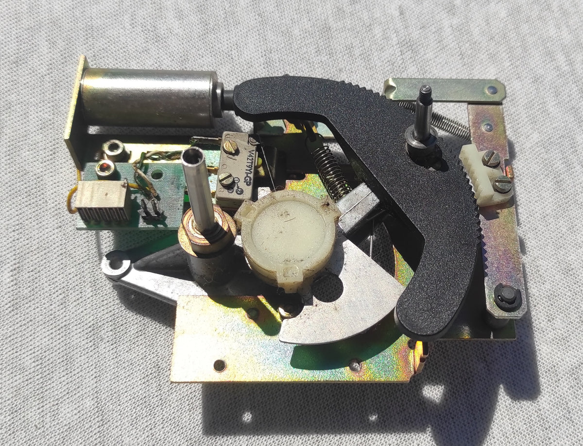 Studer ReVox B67 tape tension right PCB not tested, damaged