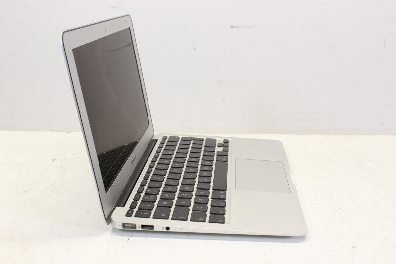 Apple Macbook Air A1370 With Charger