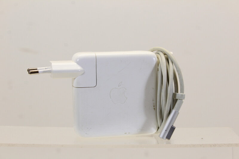 Apple Macbook Air A1370 With Charger