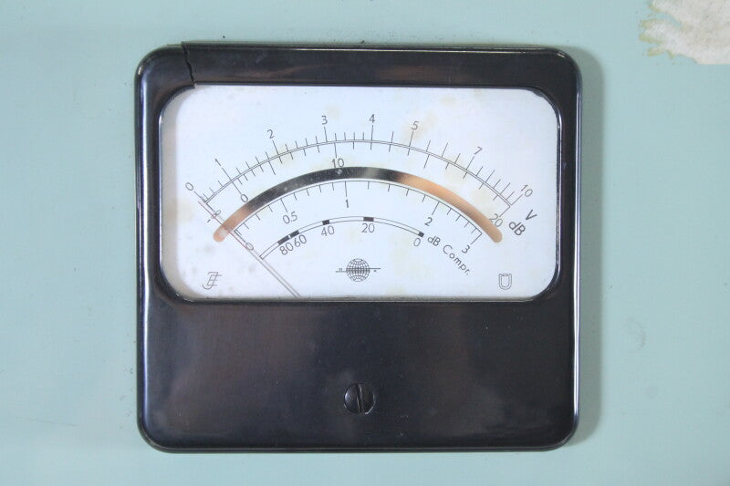 Brüel & Kjaer Sine-Random Generator Type 1042