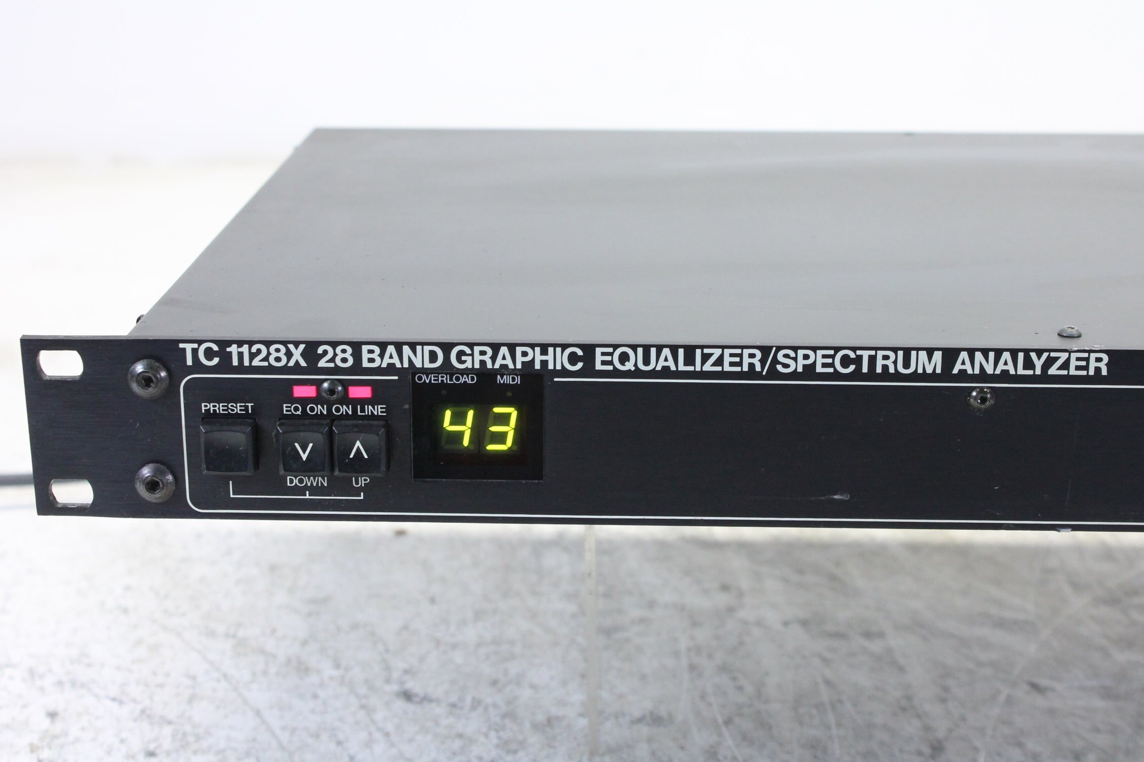 TC Electronic TC 1128X 28-bands grafische equalizer/spectrumanalysator (nr. 5)