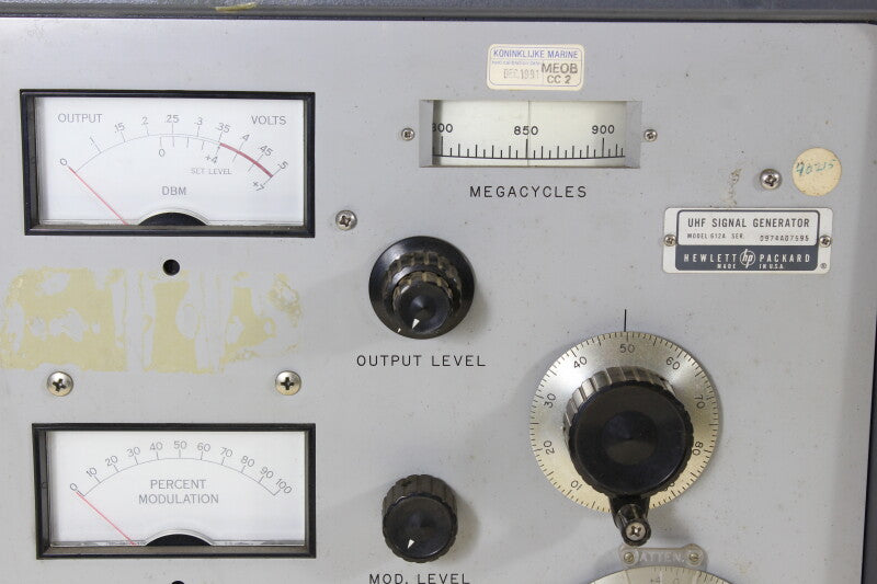 Hewlett Packard 612A Signal Generator