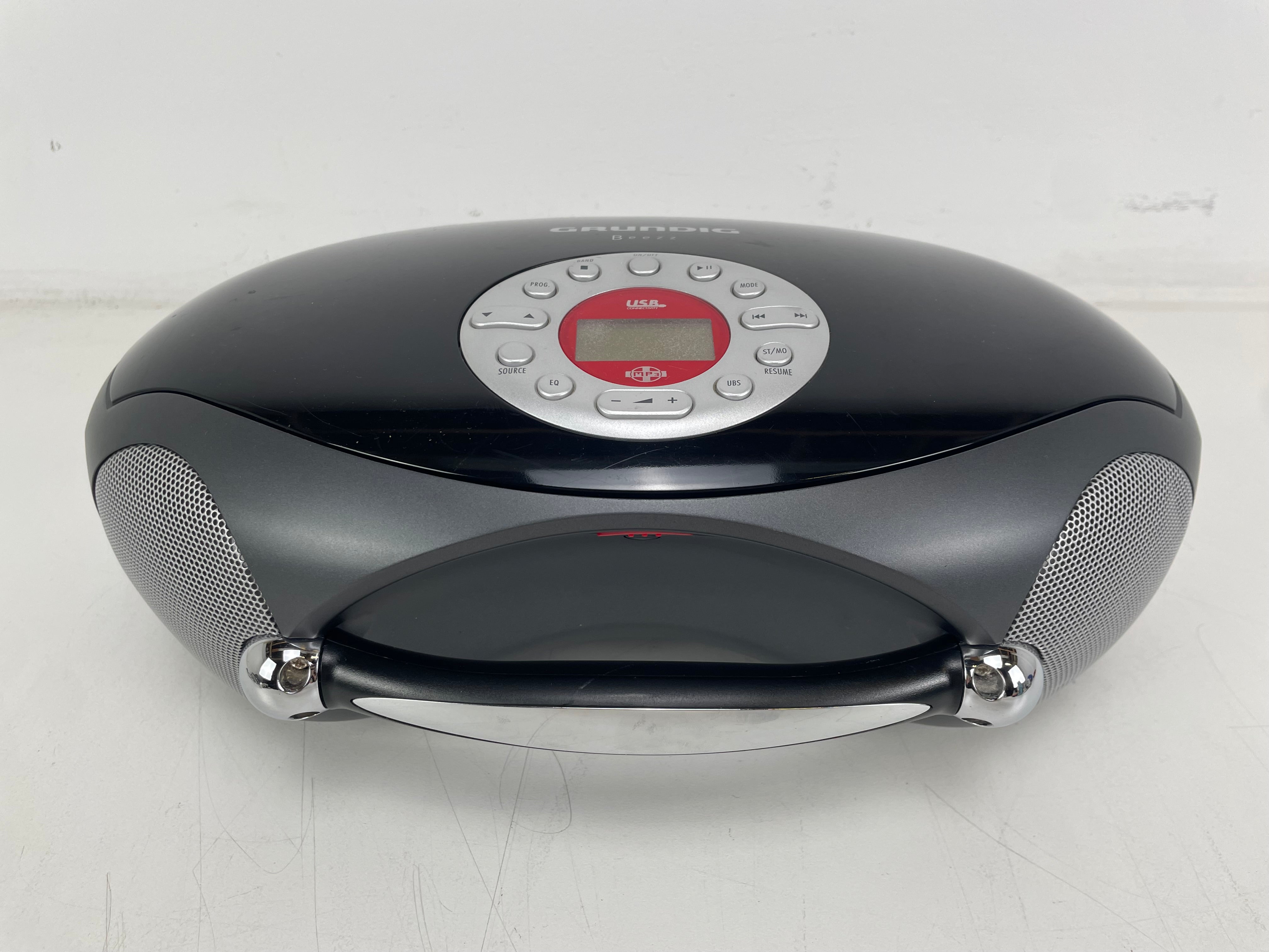 Grundig - Beezz - RCD 6800 DEC/A - Portable Radio/CD/SD/USB-Player