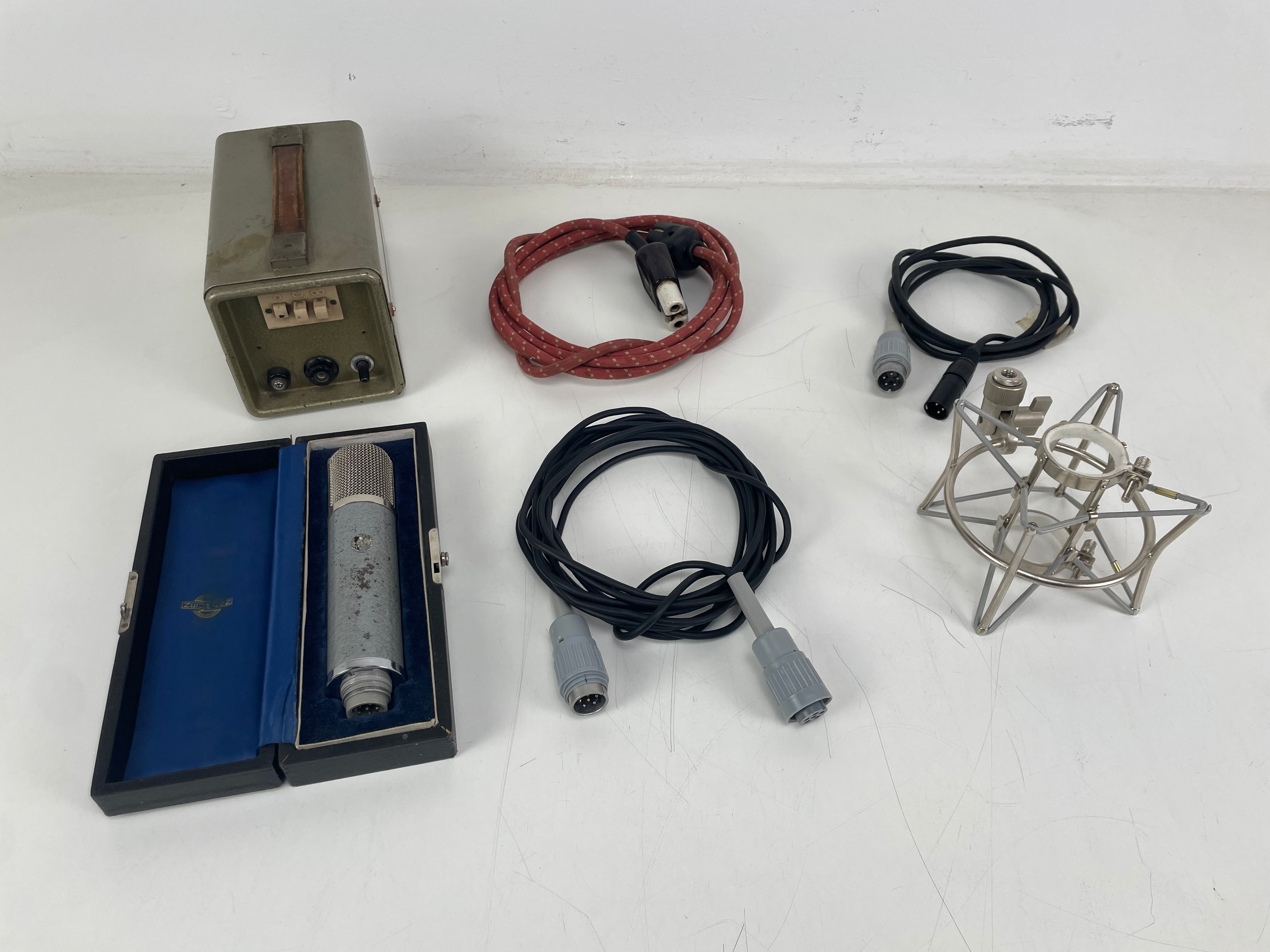 Neumann & Gefell - UM57 - Nr.991 - Tube Condenser Microphone - Serviced
