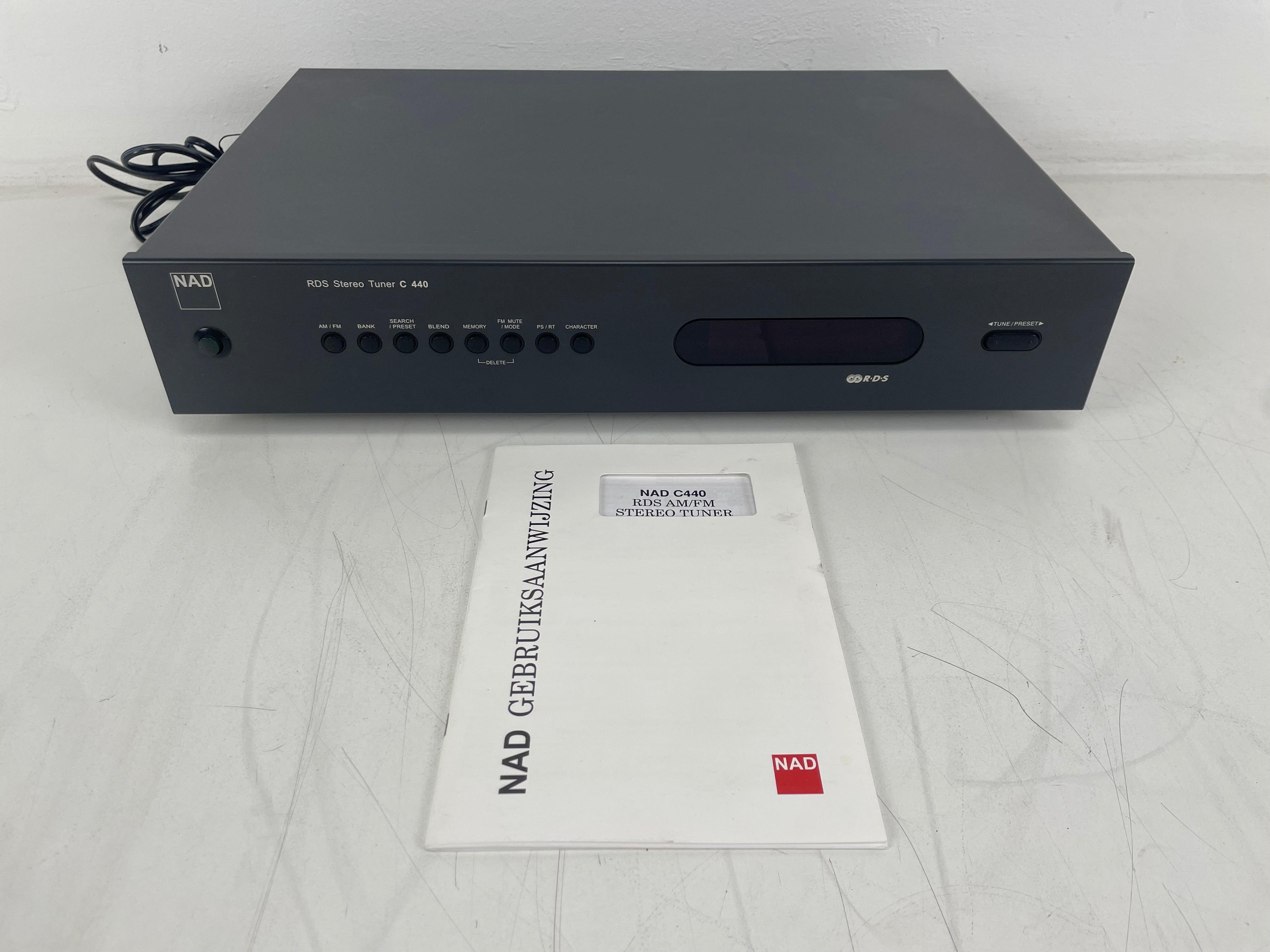 NAD - C440 - RDS Stereo Tuner - Inc. Manual