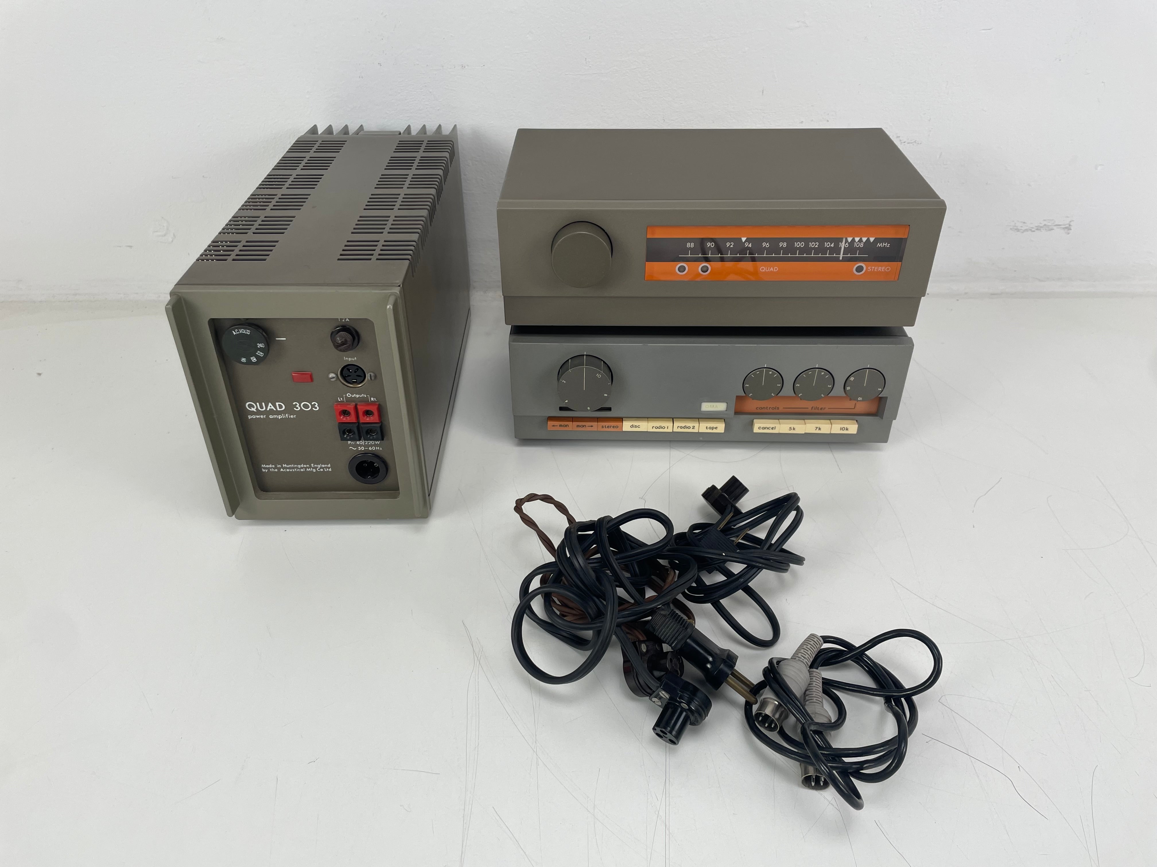 Quad 33 / FM3 / 303 – Pre-Amplifier, Power Amplifier & Tuner Set – Inc. Cables