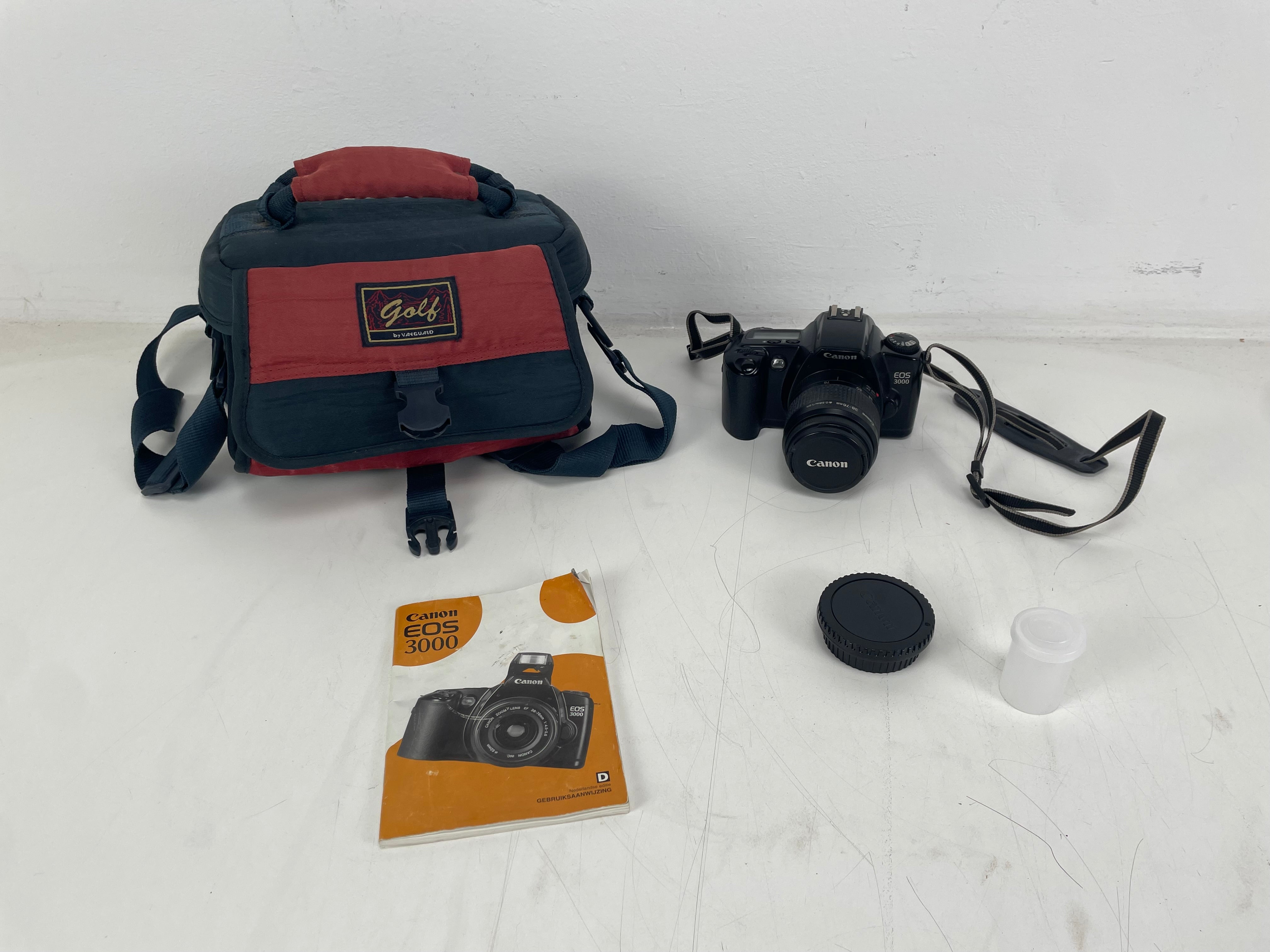 Canon EOS 3000 – Analog 35mm Film Camera – Inc. Accesoires/Manual – As Is (Untested)