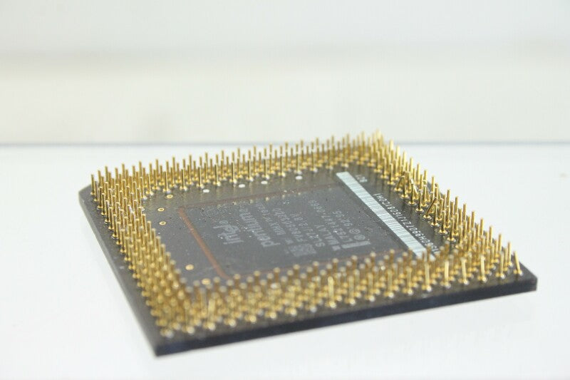 Intel Pentium MMX 200MHz Processor (FV80503200)