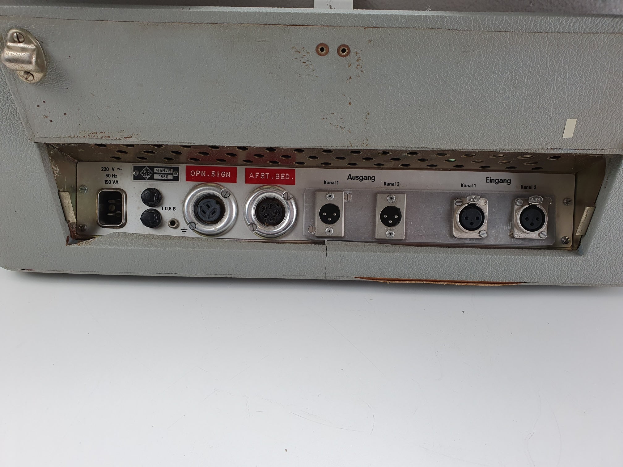 Telefunken M5B Stereo reel to reel recorder in case with pancakes and manual - Serviced