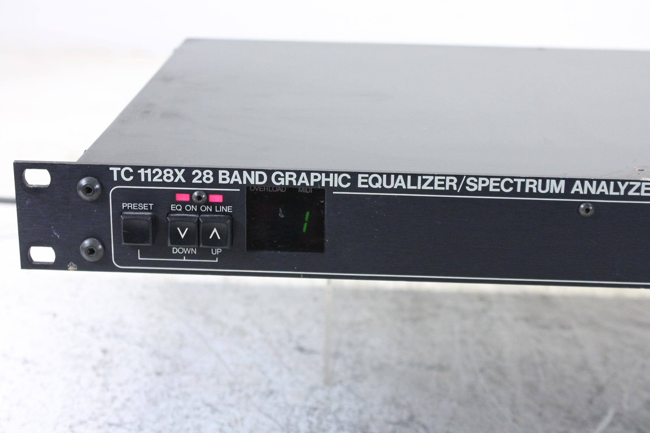 TC Electronic TC 1128X 28-bands grafische equalizer/spectrumanalysator (nr. 2)