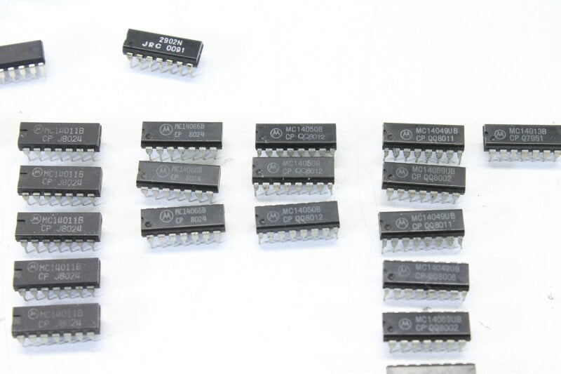 Motorola Box with Variety of Motorola dip-16 CMOS ICs