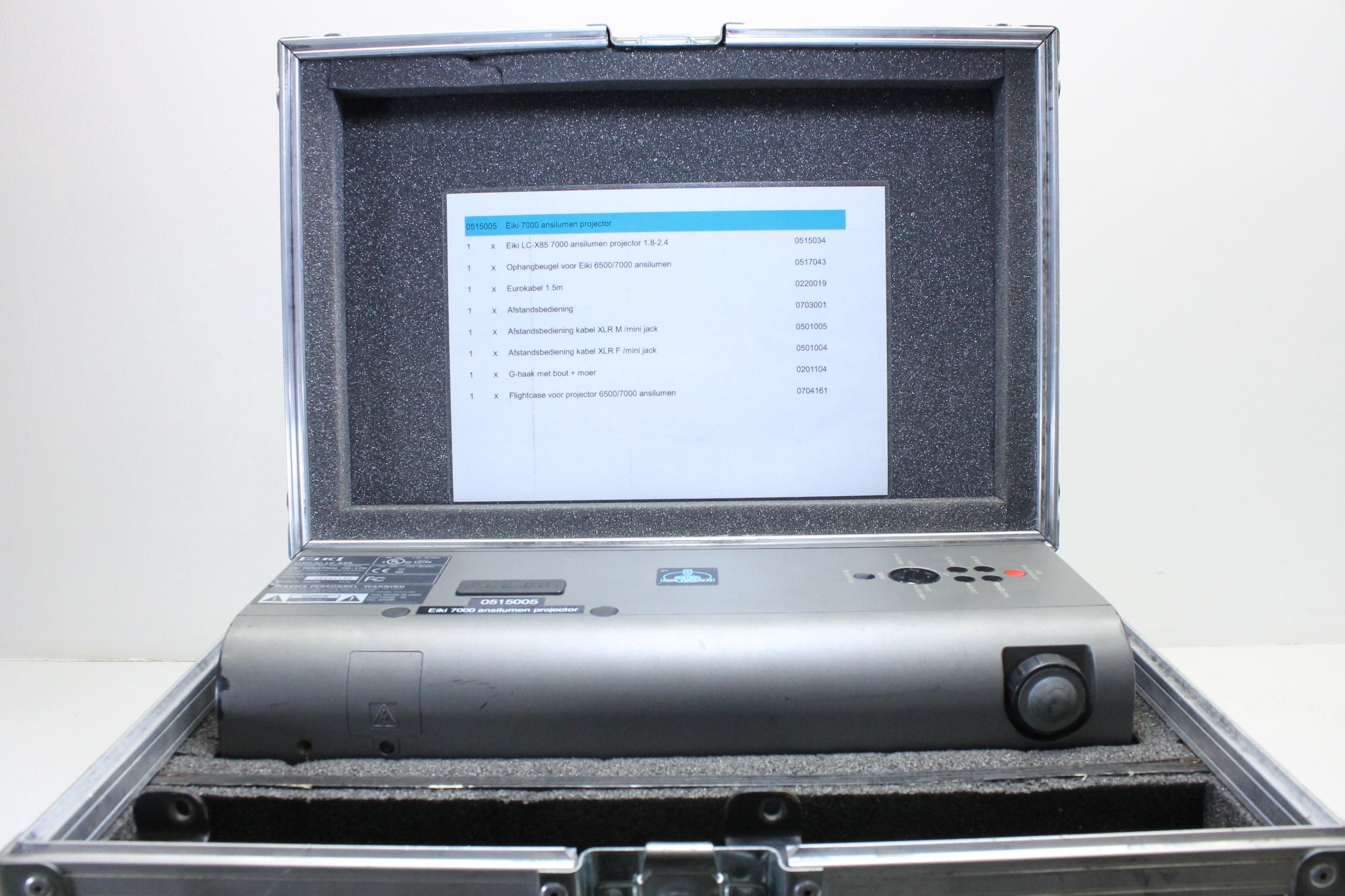 Eiki Projector LC-X85 met koffer en accessoires