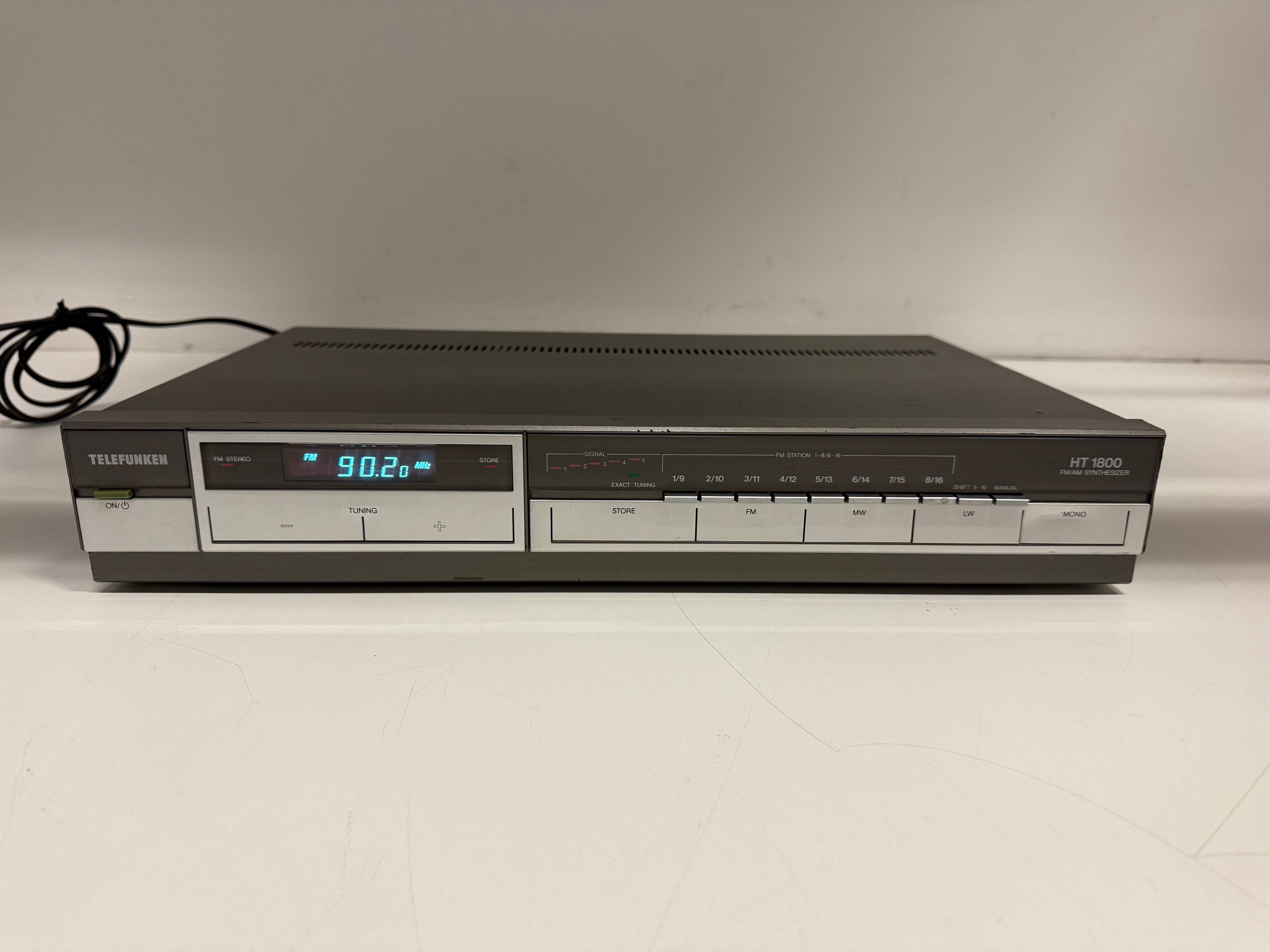 Telefunken HT1800 FM/AM Synthesizer Tuner