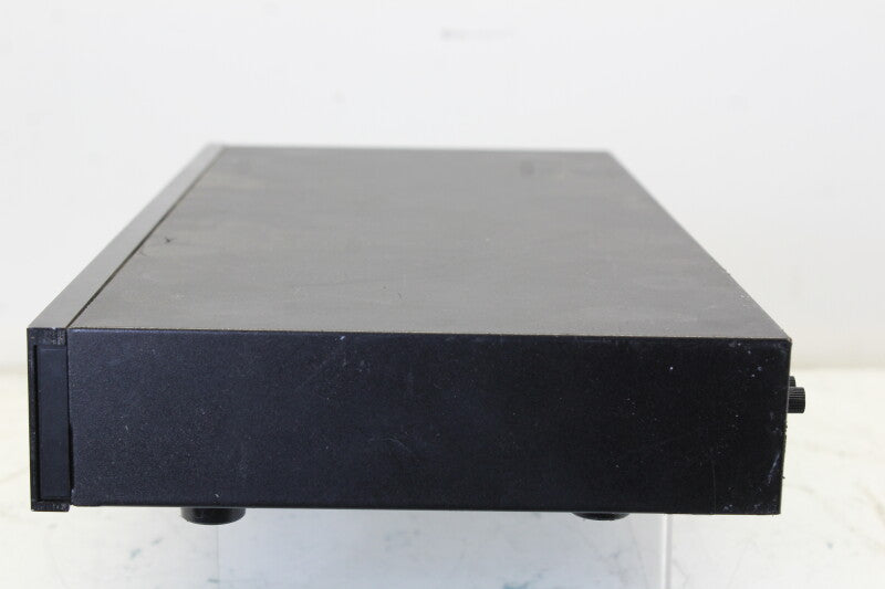 Pioneer F-717L- FM/AM D- igital Synthesizer Tuner
