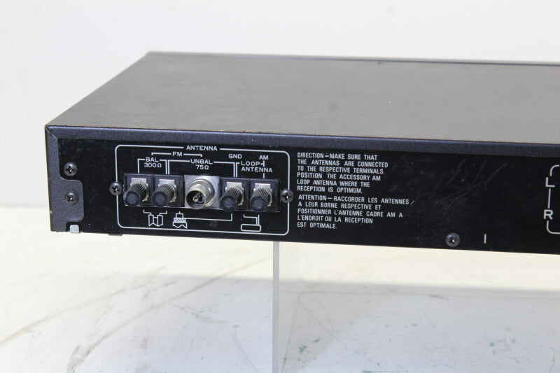 Pioneer F-717L- FM/AM D- igital Synthesizer Tuner