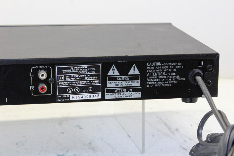 Pioneer F-717L- FM/AM D- igital Synthesizer Tuner