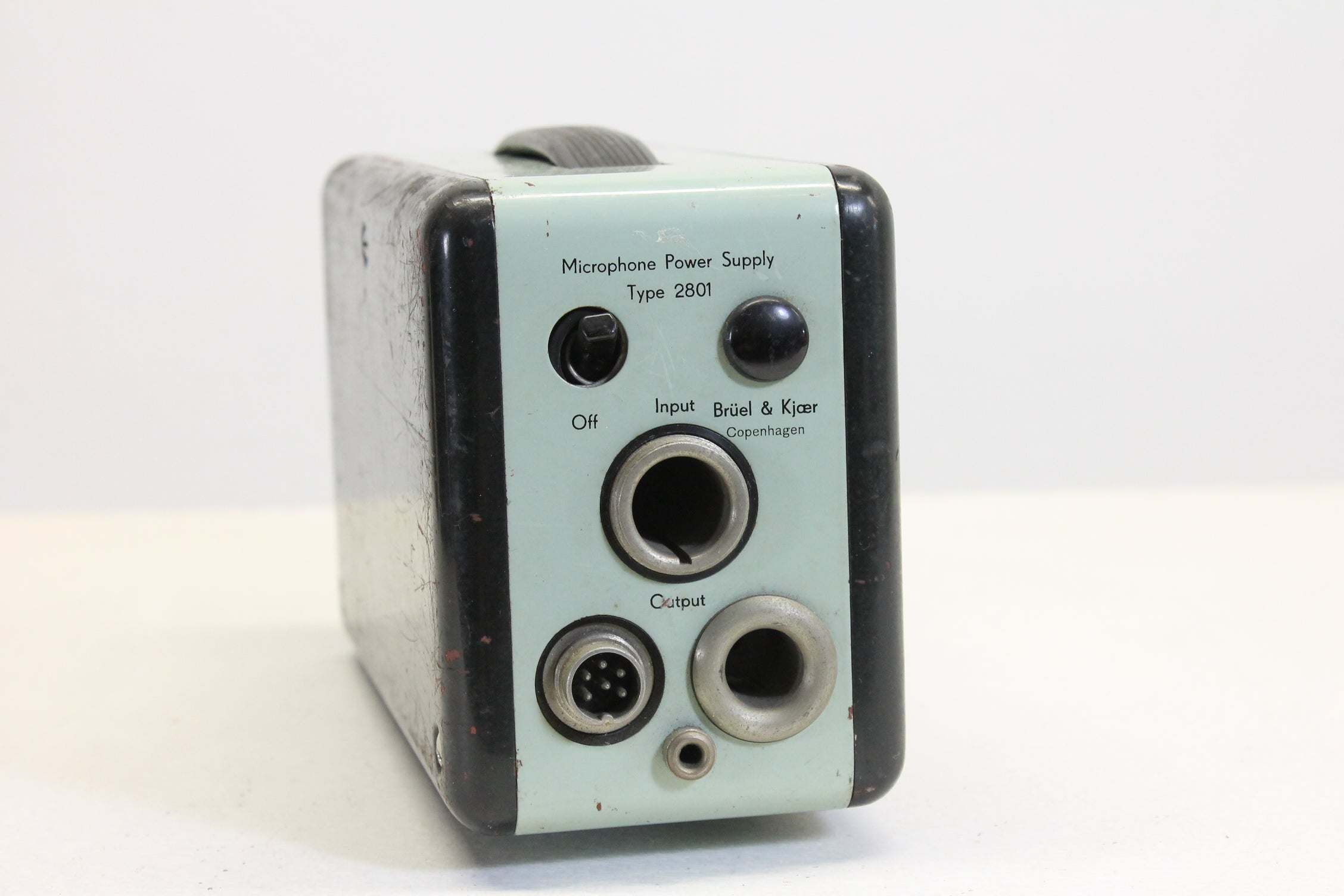Brüel & Kjaer microfoonvoeding type 2801