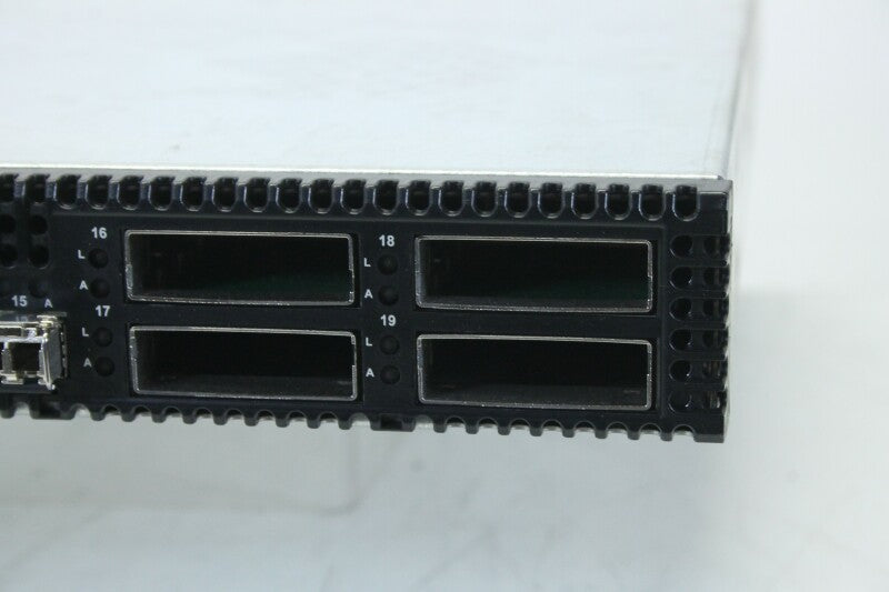 QLogic SANbox 5200 - 16-Port, 4Gb Fiber Switch (No.2)