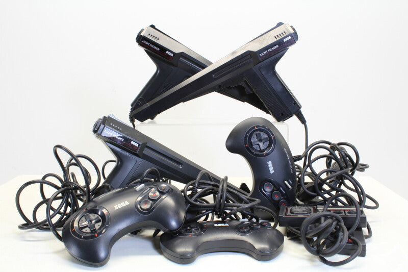 Sega lot of lightphasers control pads mega drive pads