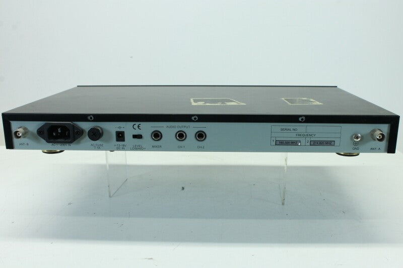 Sekaku WR-242R Wireless Receiver with WT-212CT Wireless Microphone