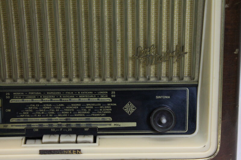 Telefunken R174- Tube radio with vinyl record player
