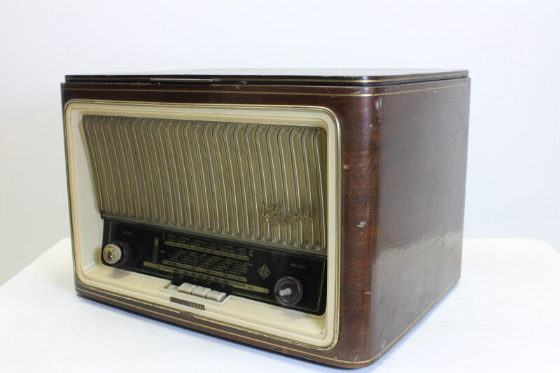 Telefunken R174- Tube radio with vinyl record player