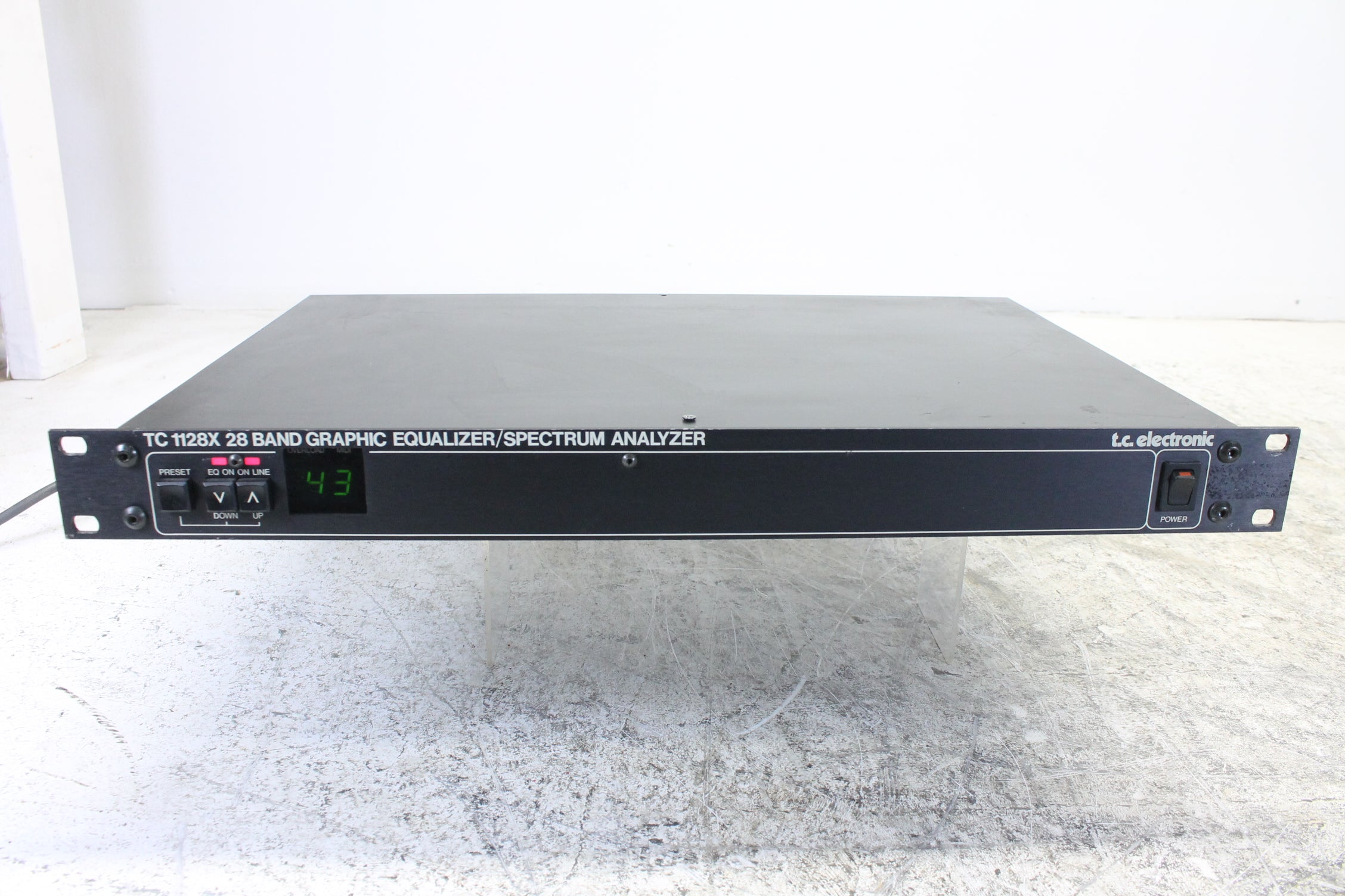 TC Electronic TC 1128X 28-bands grafische equalizer/spectrumanalysator (nr. 4)