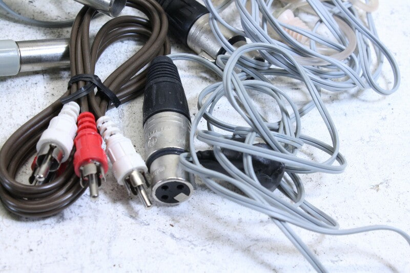 Unknown Lot with cables with different connectors and plugs (No.2)
