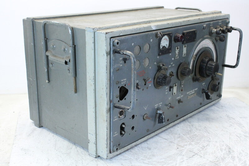 Unknown U.K. Military WWII Reception Set R107 Z.A. 3050