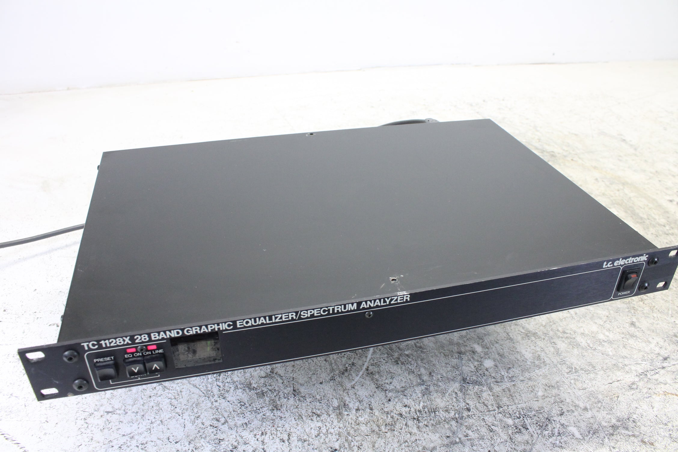 TC Electronic TC 1128X 28-bands grafische equalizer/spectrumanalysator (nr. 2)