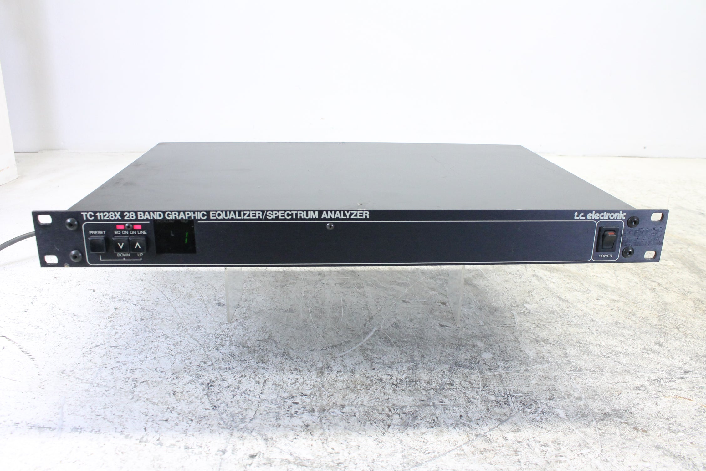 TC Electronic TC 1128X 28-bands grafische equalizer/spectrumanalysator (nr. 2)