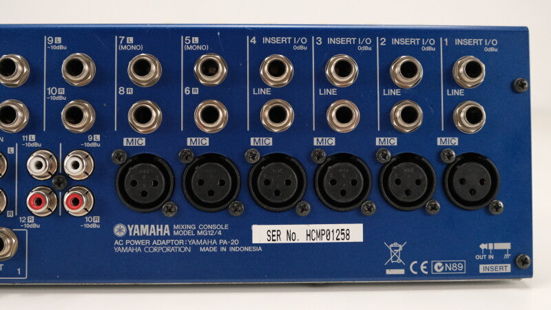 Yamaha MG12/4 - 8-kanaals mixer in doos
