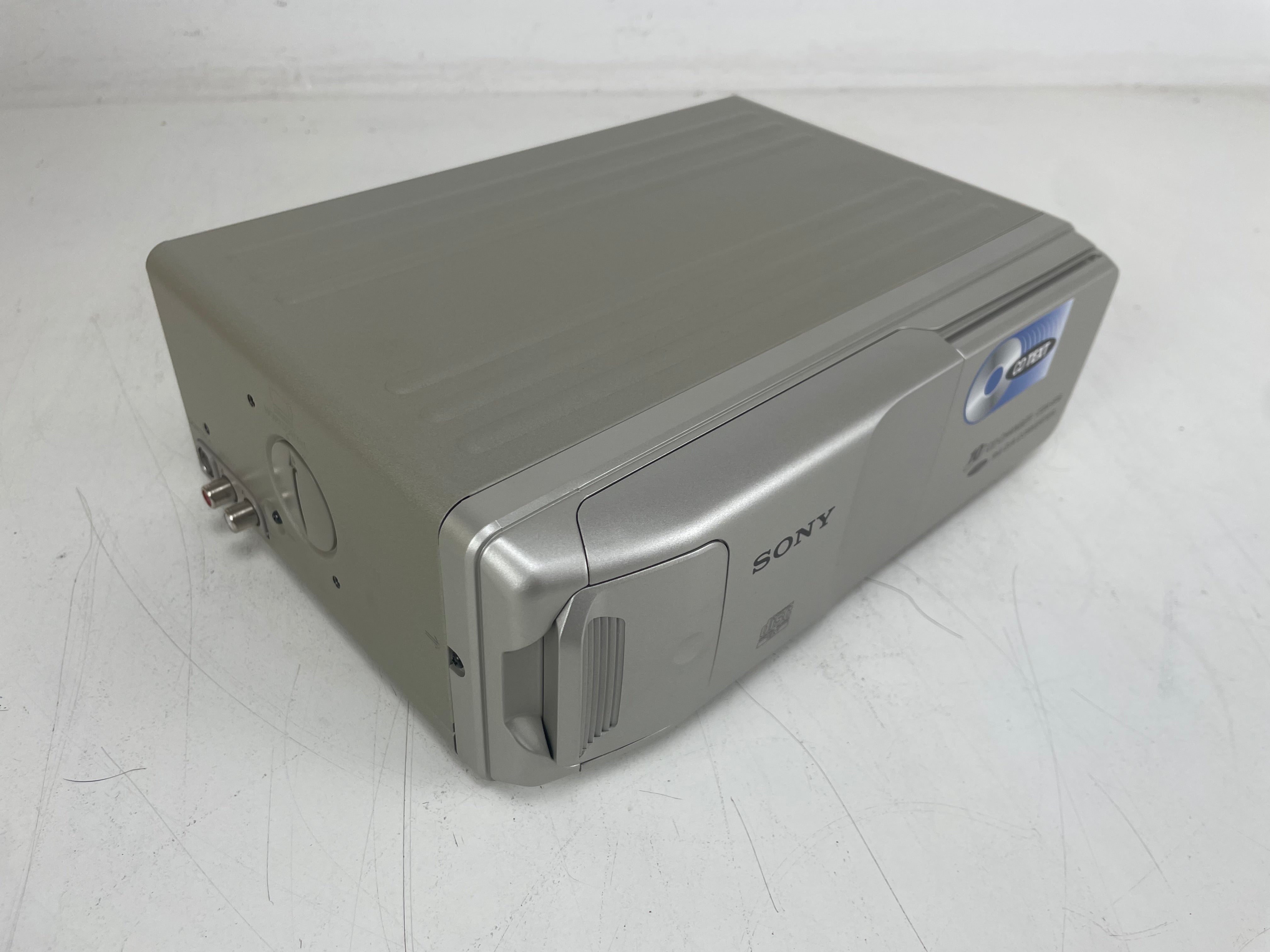 Sony - CDX616 - CD Changer - Inc. Original box/Accessoires - NOS