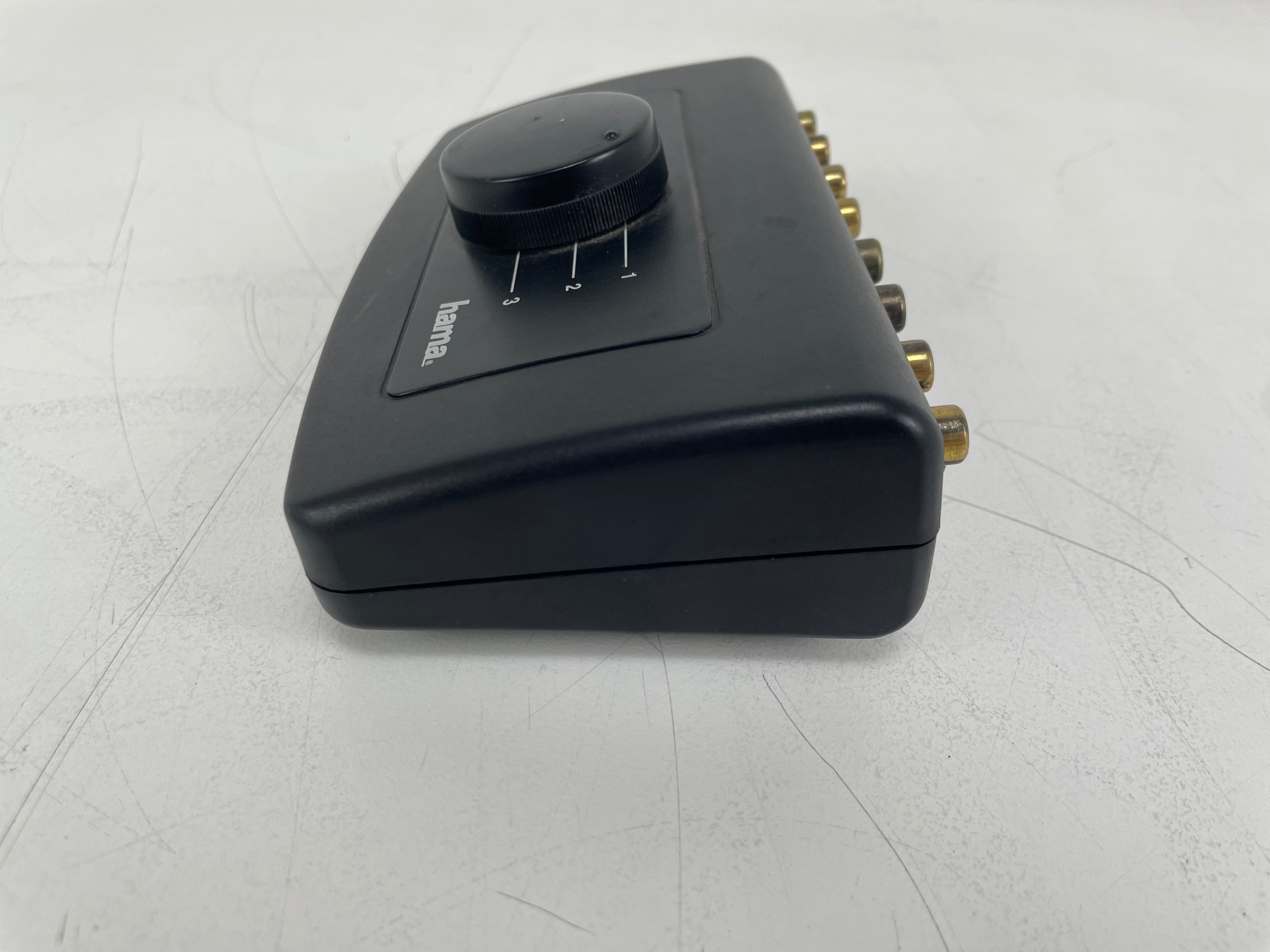 Hama - AV-600 - 3-Way Input Control - AV - RCA