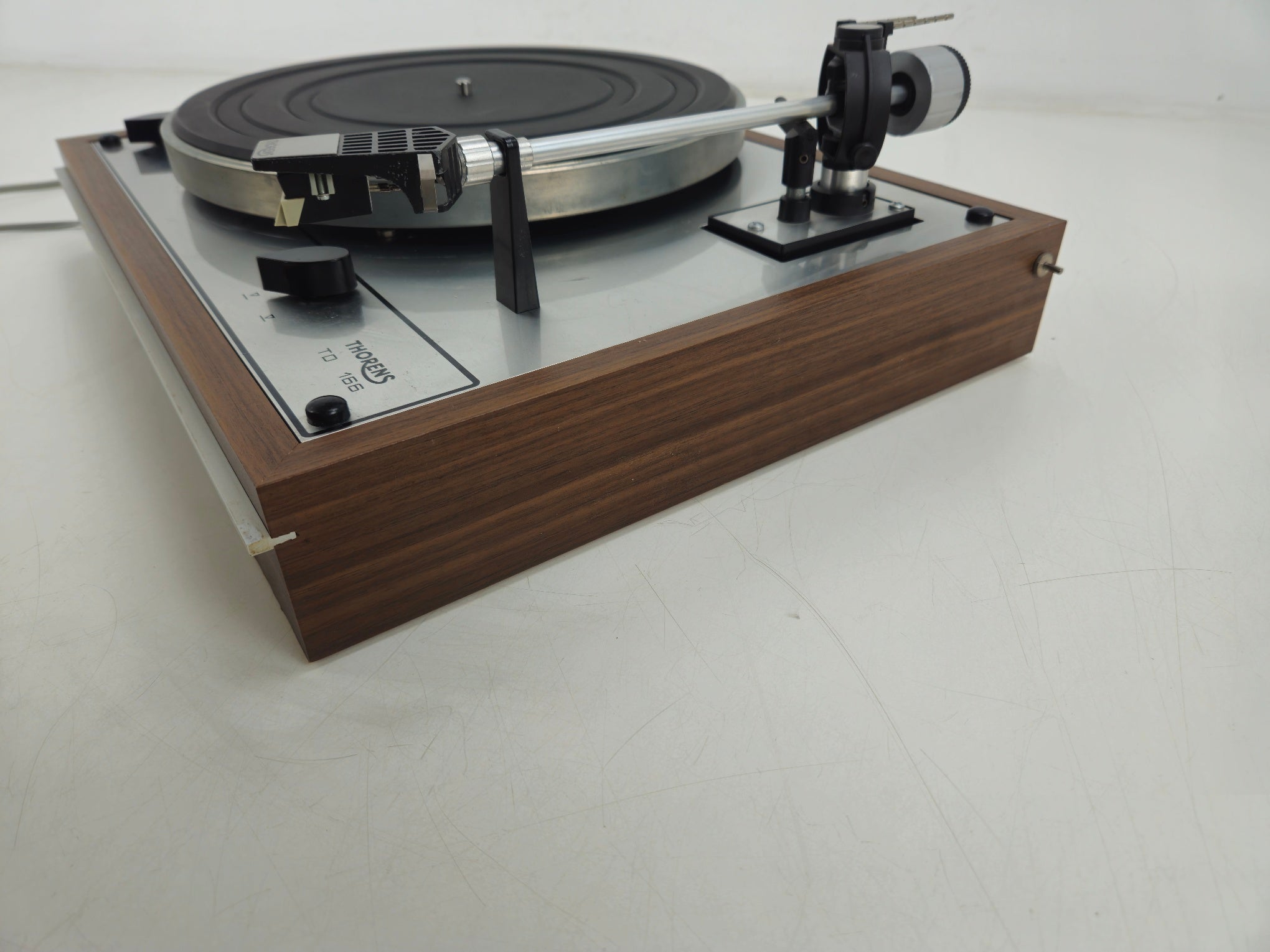 Thorens - TD 166 - 2-Speed Belt-Drive Suspended Chassis Turntable - New Belt