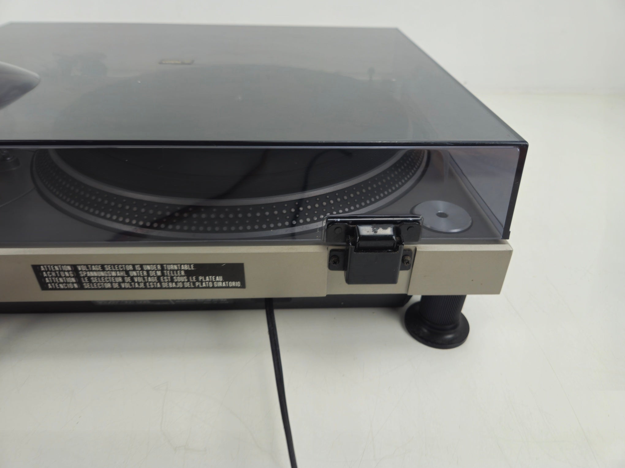 Technics - SL1200 MK1 - Direct-Drive Turntable - Dustcover - Shure SDS3 Cartridge