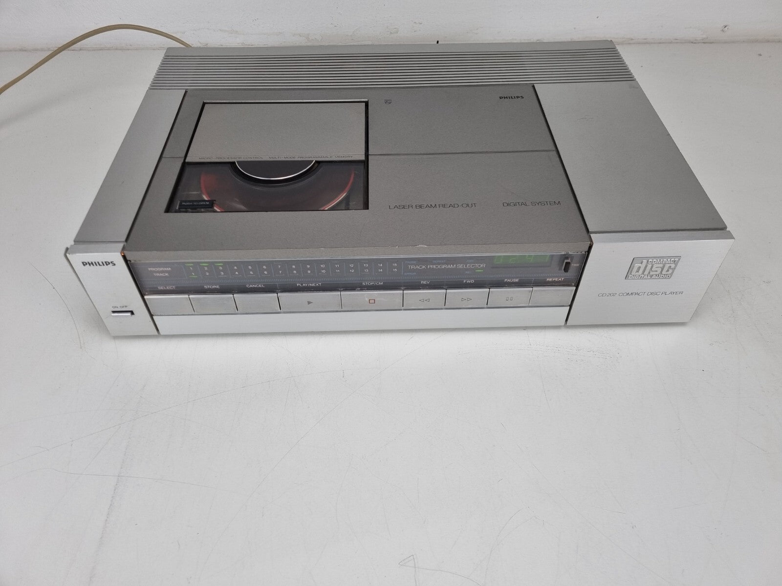 Philips CD-202 - laser beam read-out CD player - Made in Belgium -fully Serviced