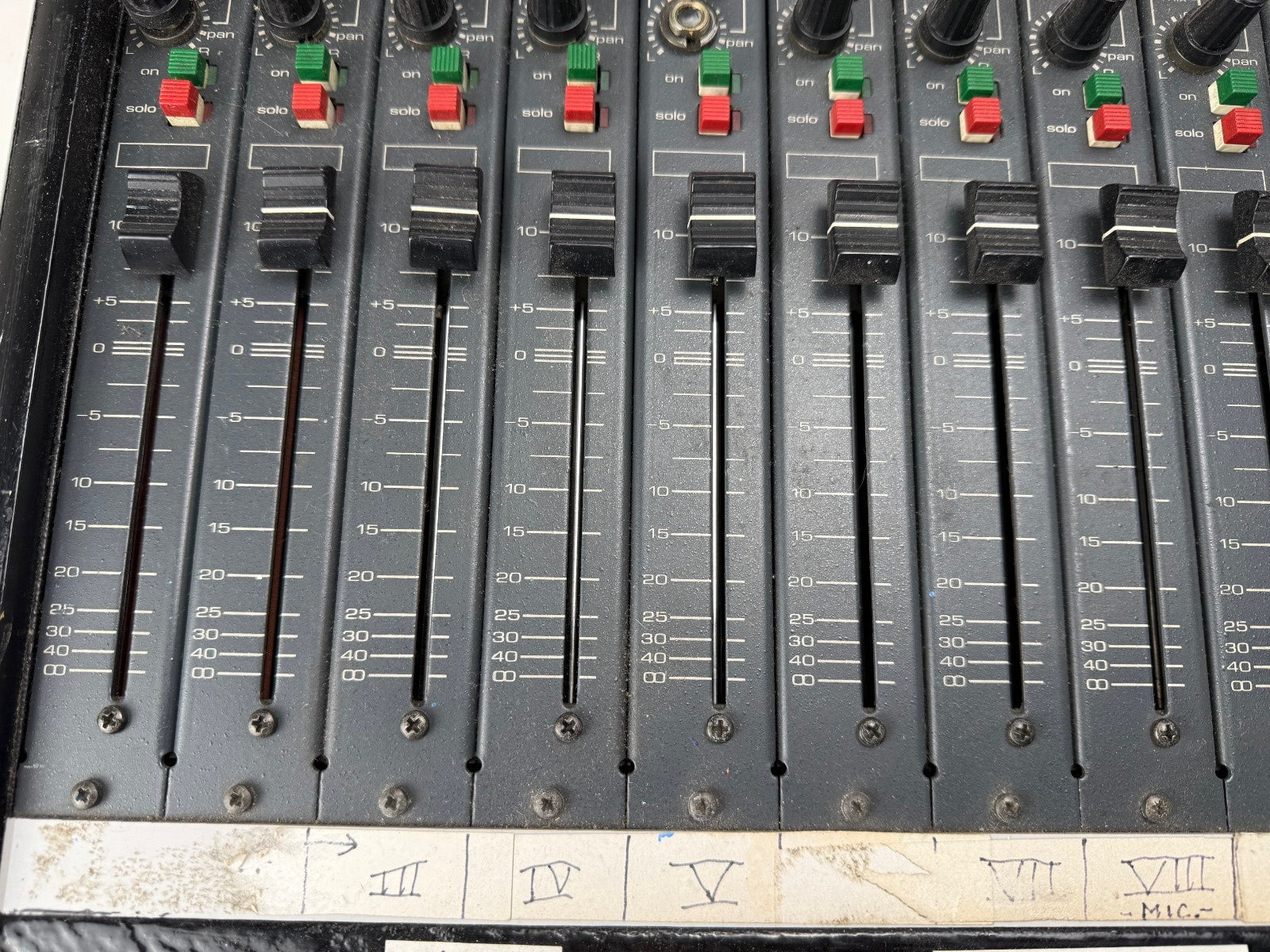 D&R Stylyx Modular Analog Mixer 16-4-2 - Inc. PSU