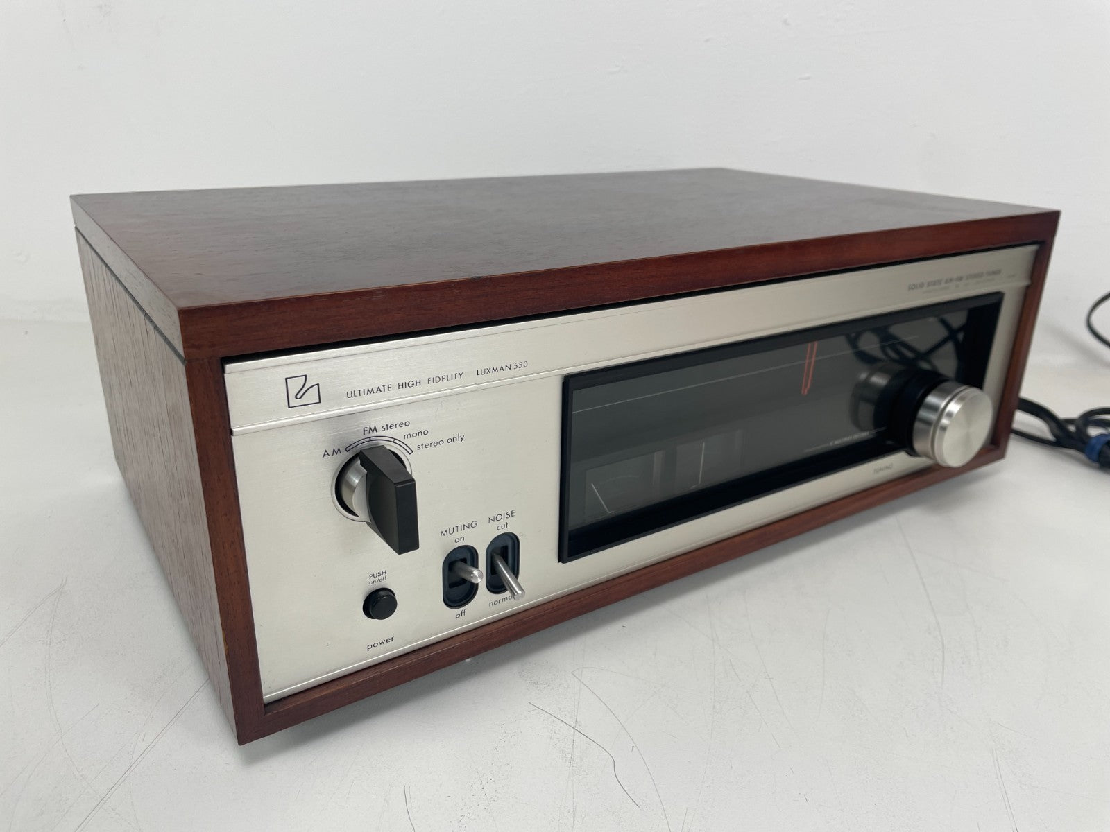 Luxman WL-550 Tuner – Serviced – US Plug / 220V – With Manual